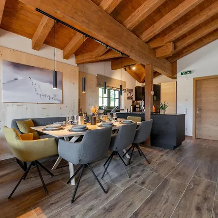 Tauernlodge Wagrain Bergblick 42C Chalet